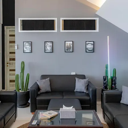 Beautiful Penthouse W/ Incredible Views, Pool, & Cinema Room!